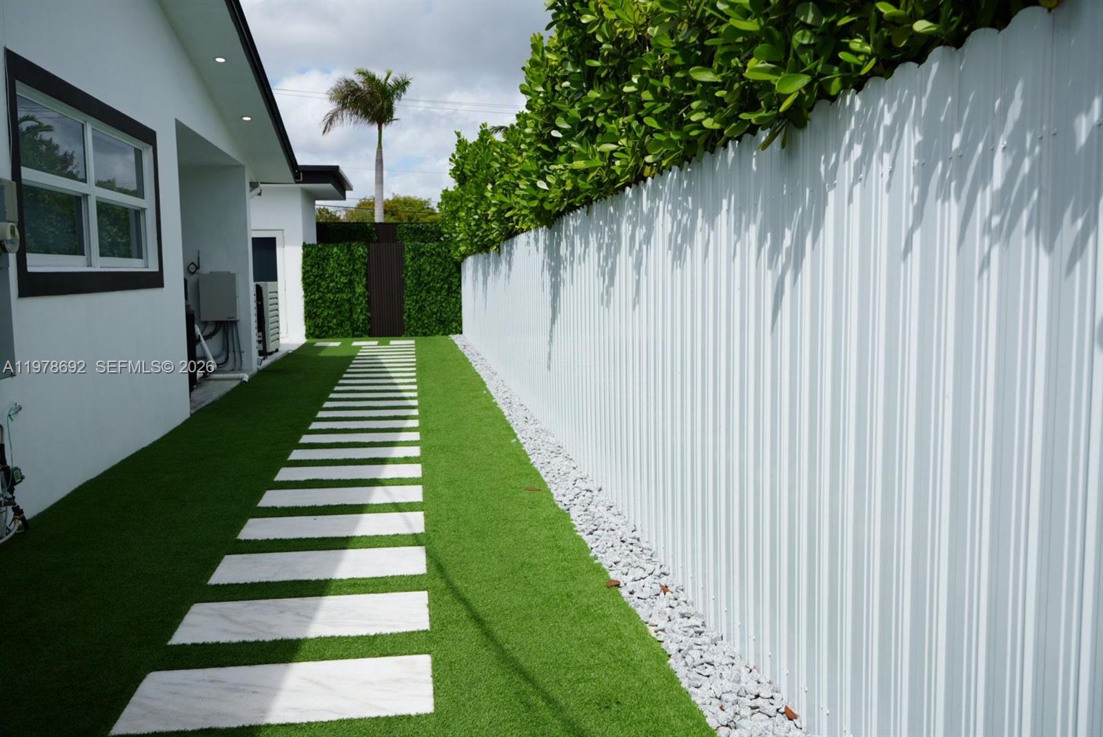 9351 SW 88th Ter Miami, FL 33176