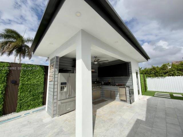 9351 SW 88th Ter Miami, FL 33176