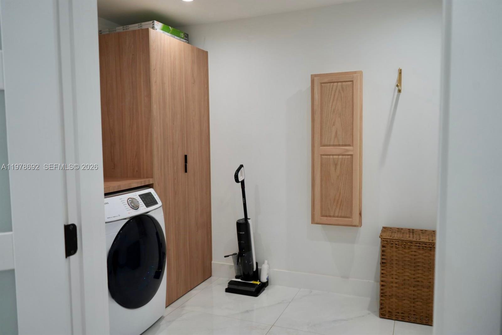 9351 SW 88th Ter Miami, FL 33176