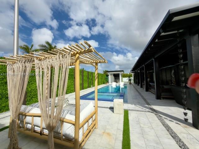 9351 SW 88th Ter Miami, FL 33176