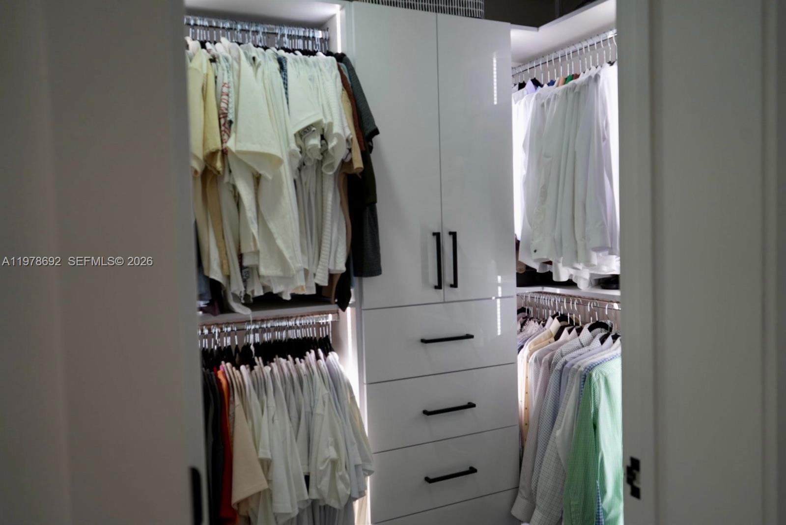 9351 SW 88th Ter Miami, FL 33176