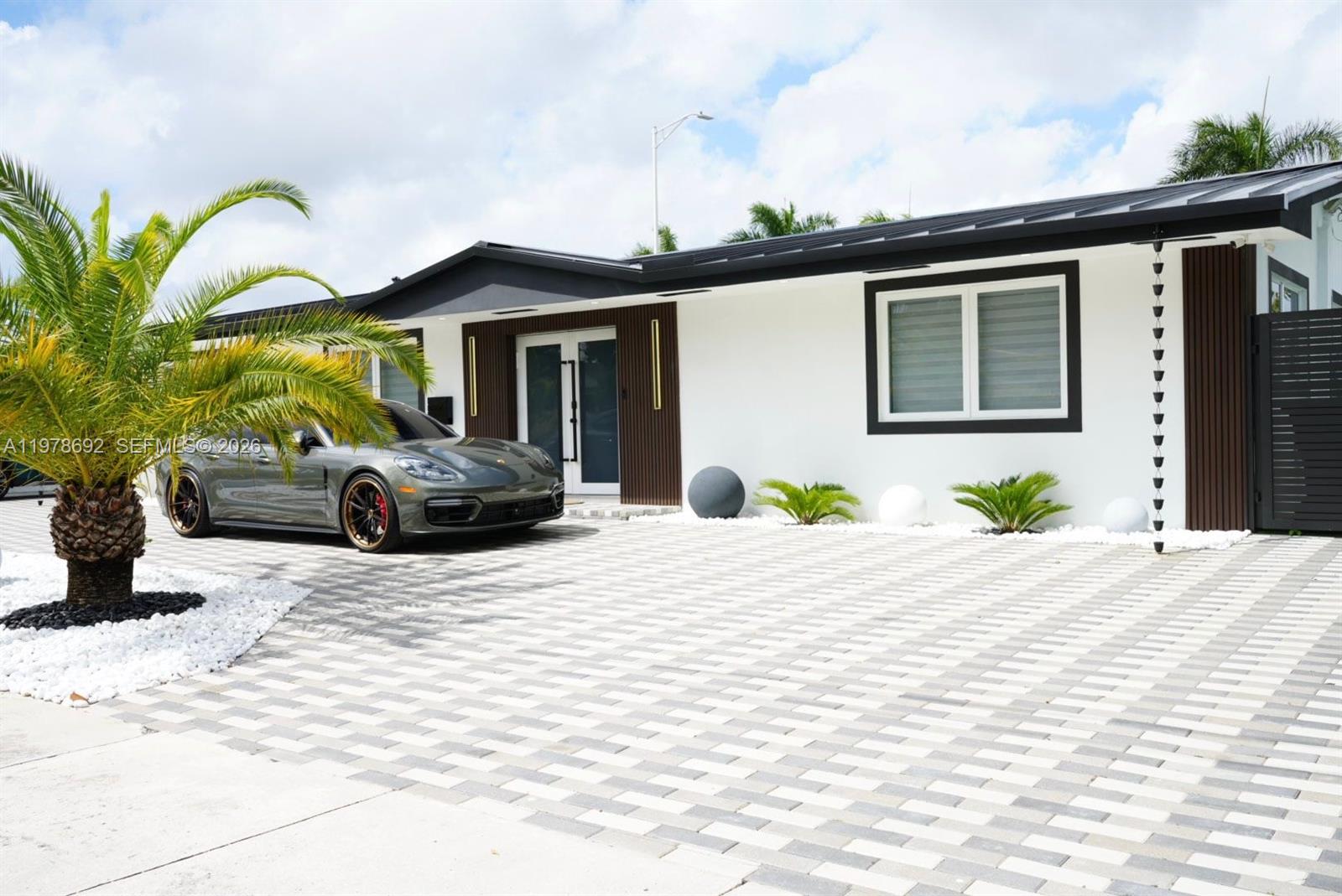 9351 SW 88th Ter Miami, FL 33176