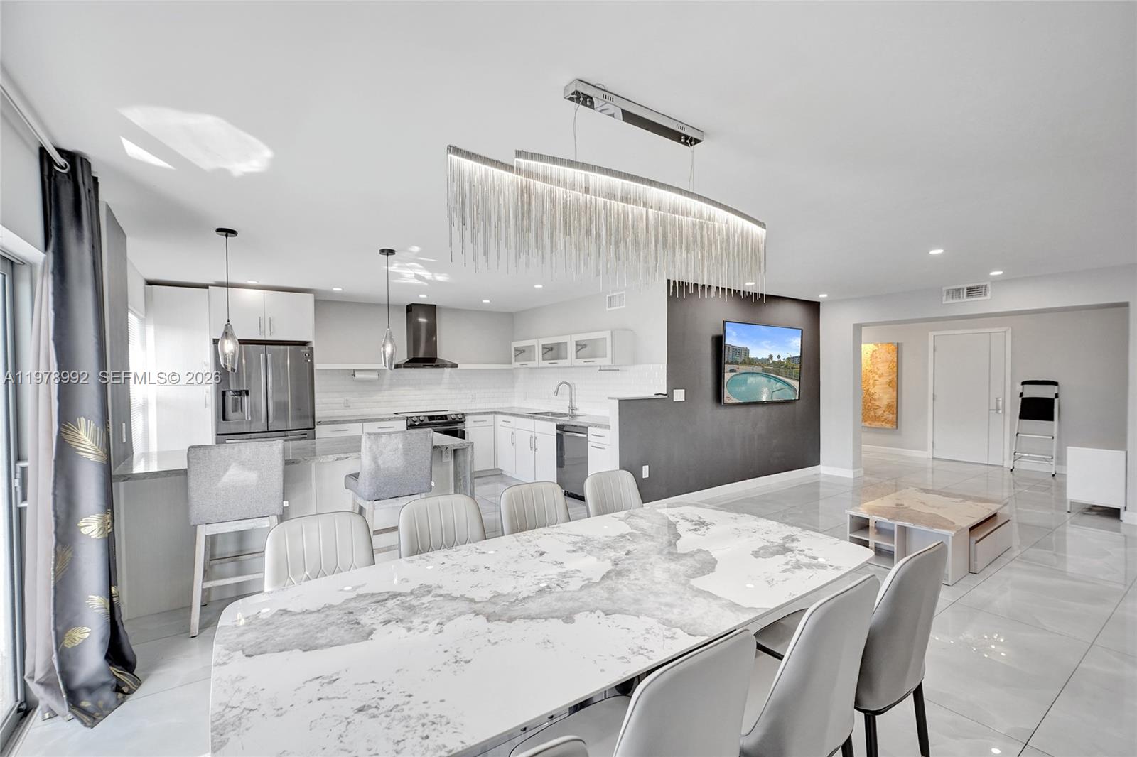 1075 92nd St #405 Bay Harbor Islands, FL 33154