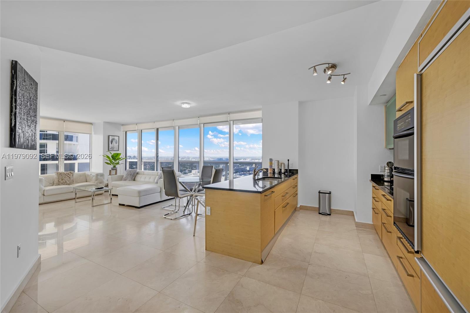 image Beach Club 218