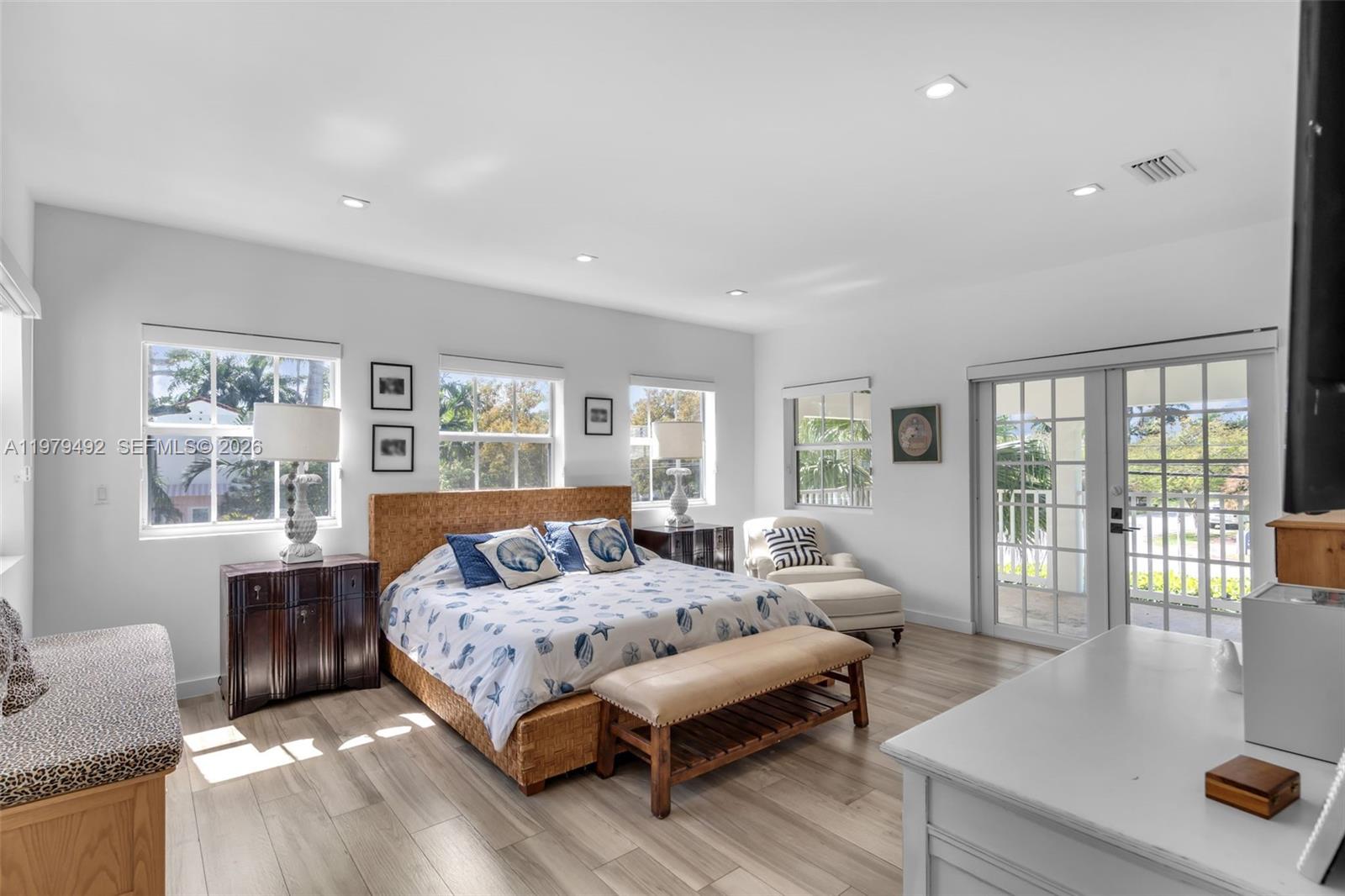 707 W 54th St Miami Beach, FL 33140