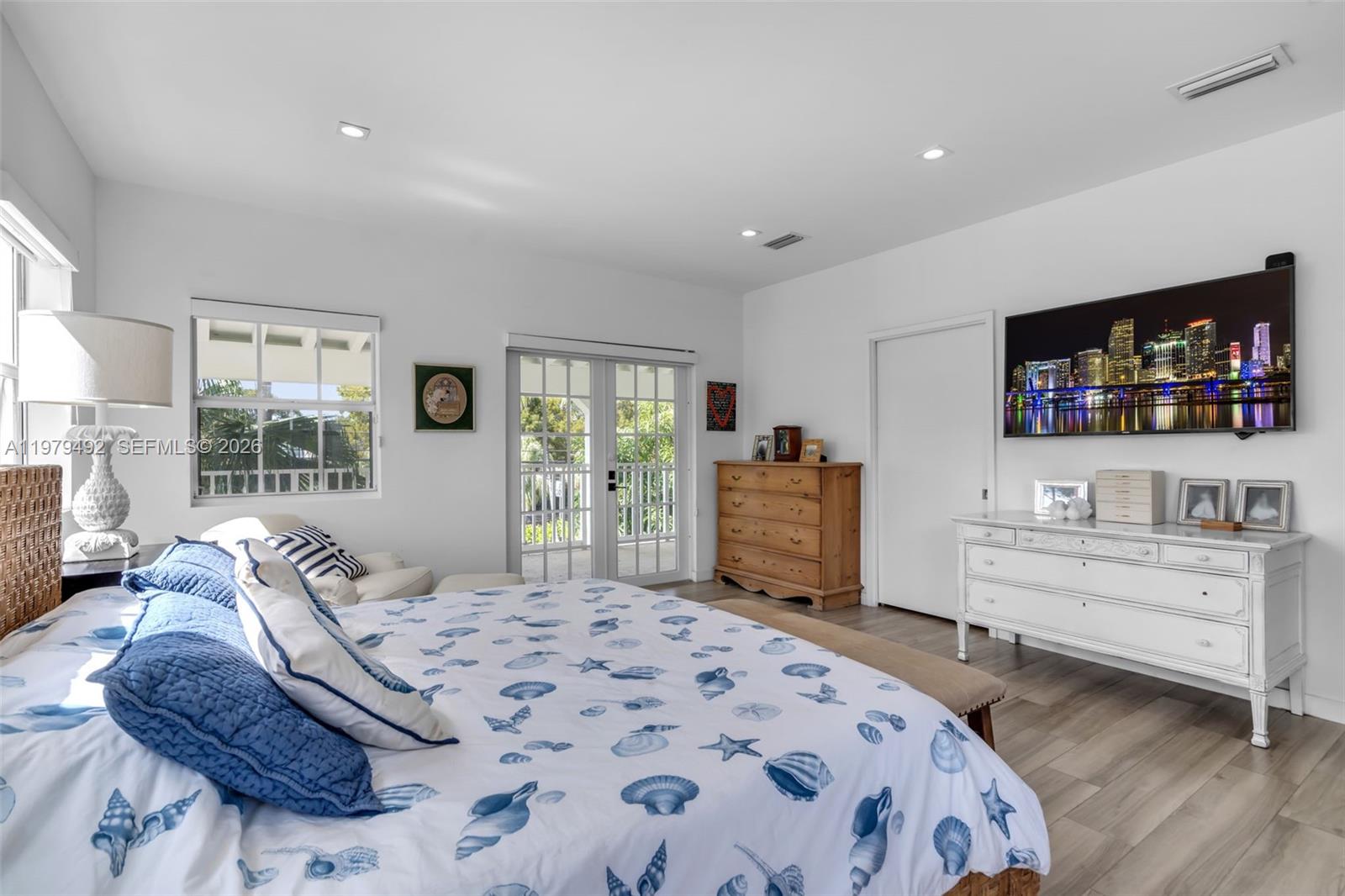 707 W 54th St Miami Beach, FL 33140