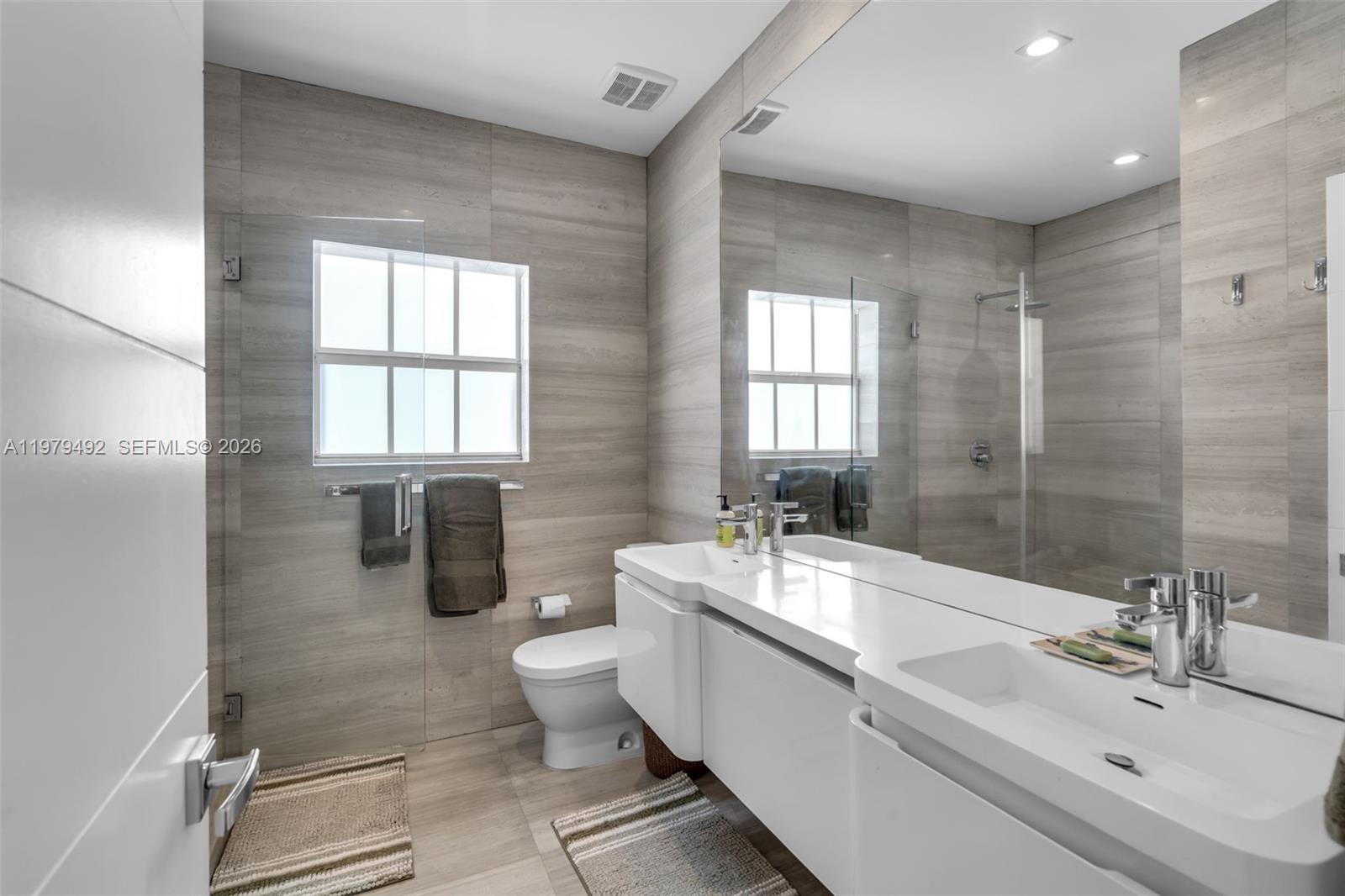 707 W 54th St Miami Beach, FL 33140