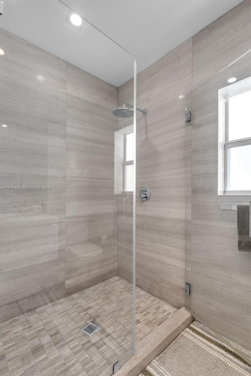 707 W 54th St Miami Beach, FL 33140