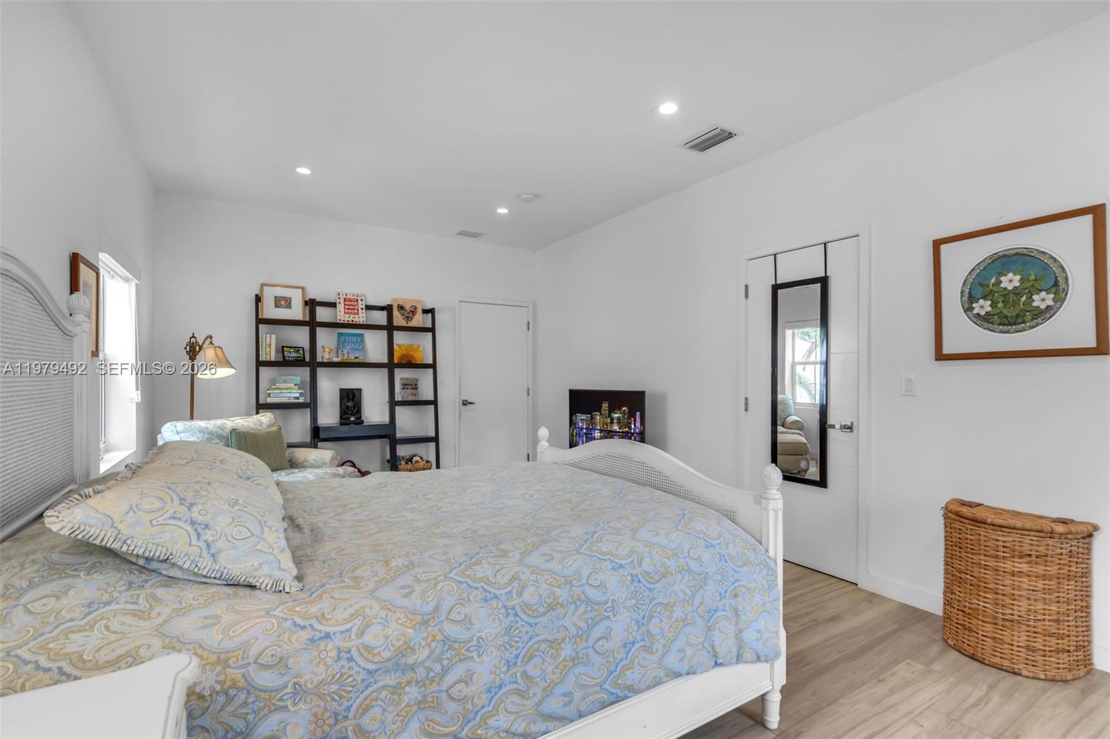 707 W 54th St Miami Beach, FL 33140