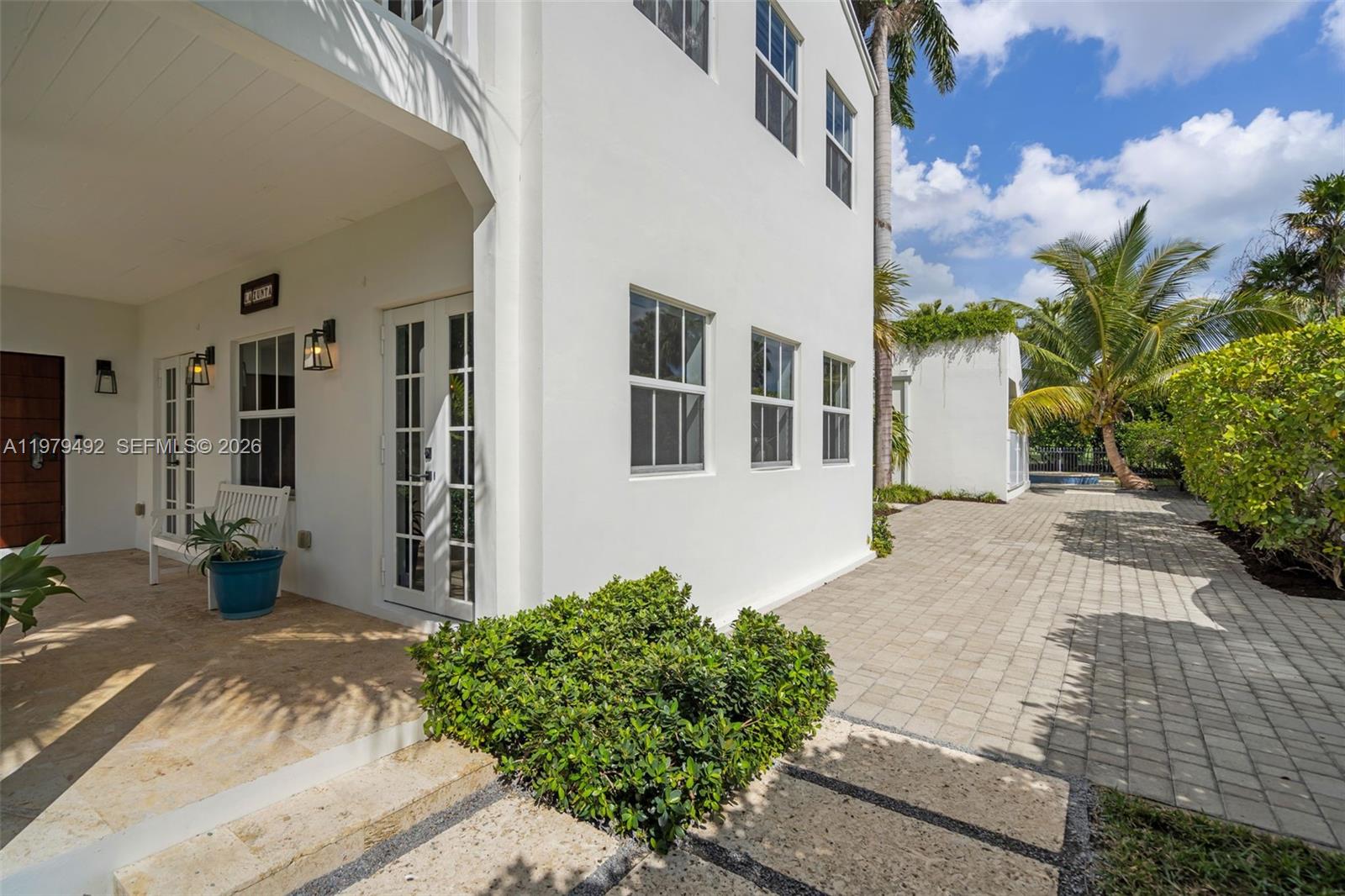 707 W 54th St Miami Beach, FL 33140