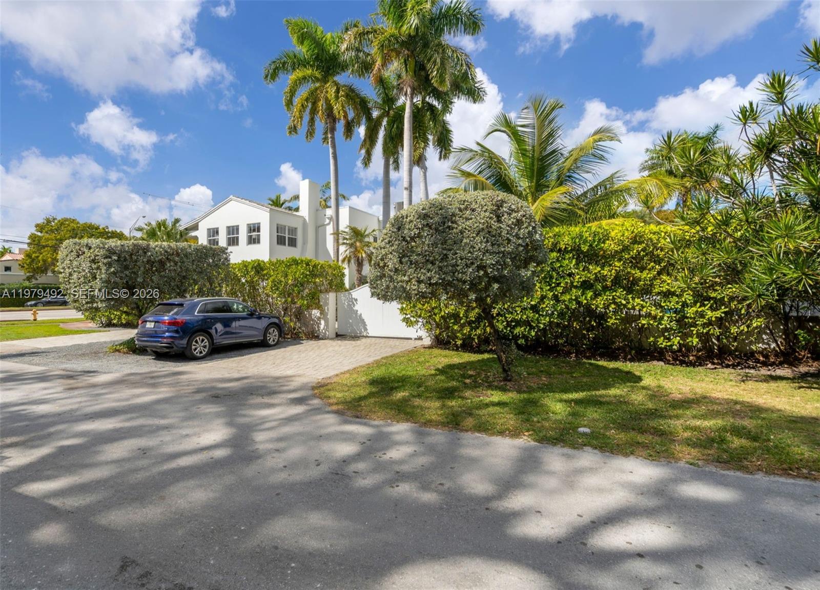 707 W 54th St Miami Beach, FL 33140