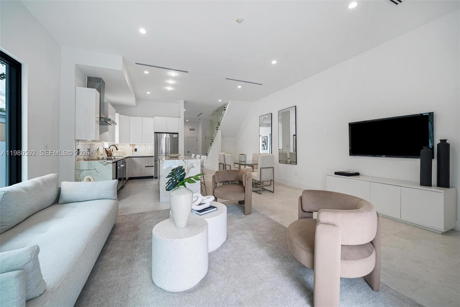 2943 SW 21st St Miami, FL 33145