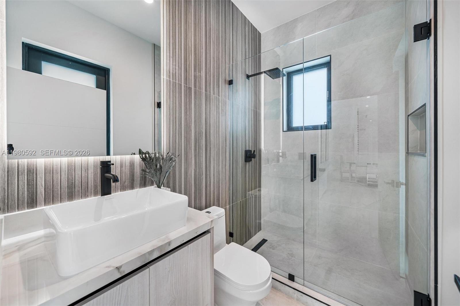 2943 SW 21st St Miami, FL 33145