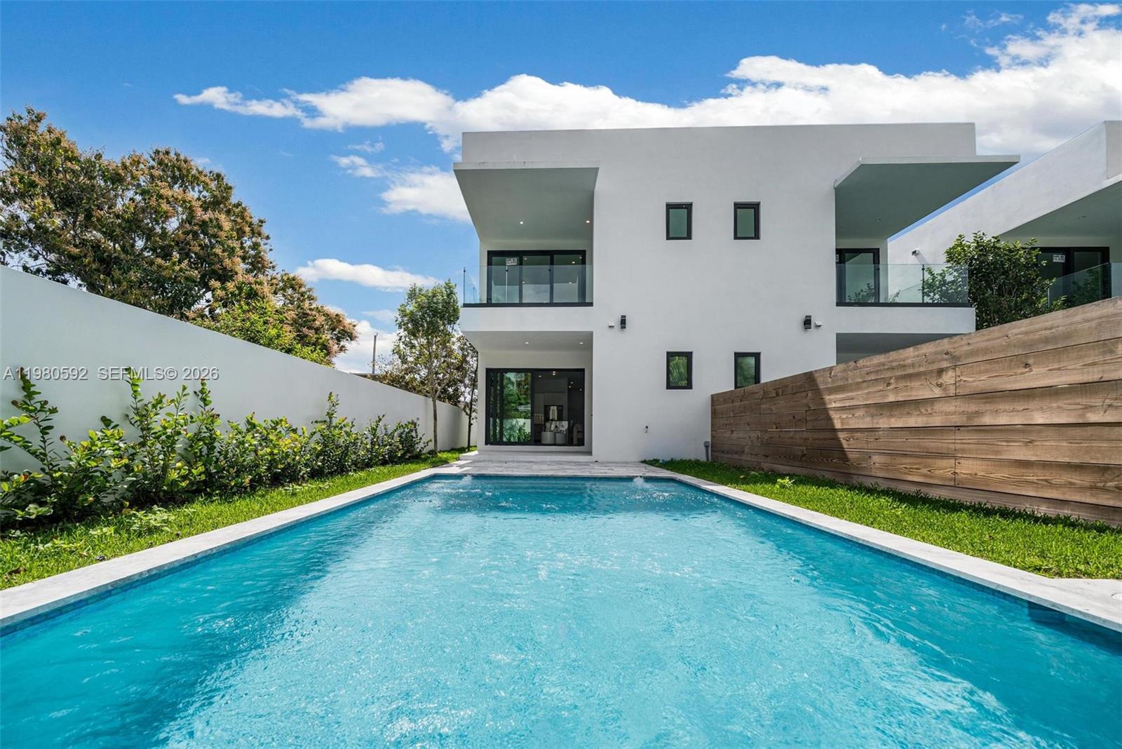 2943 SW 21st St Miami, FL 33145