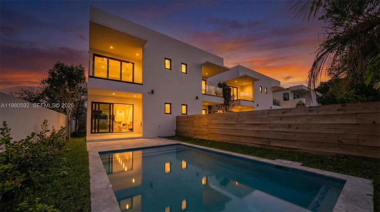 2943 SW 21st St Miami, FL 33145