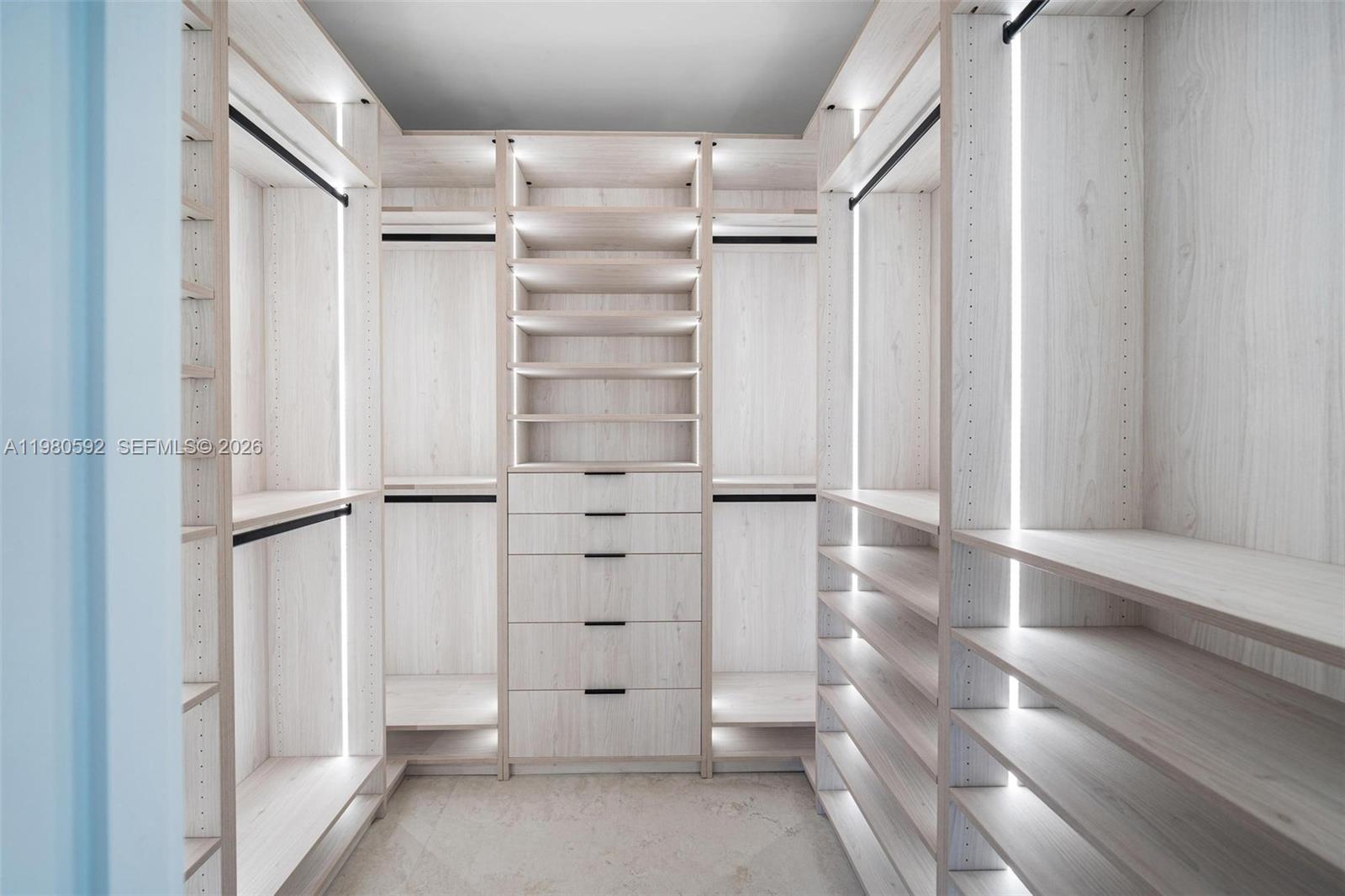 2943 SW 21st St Miami, FL 33145