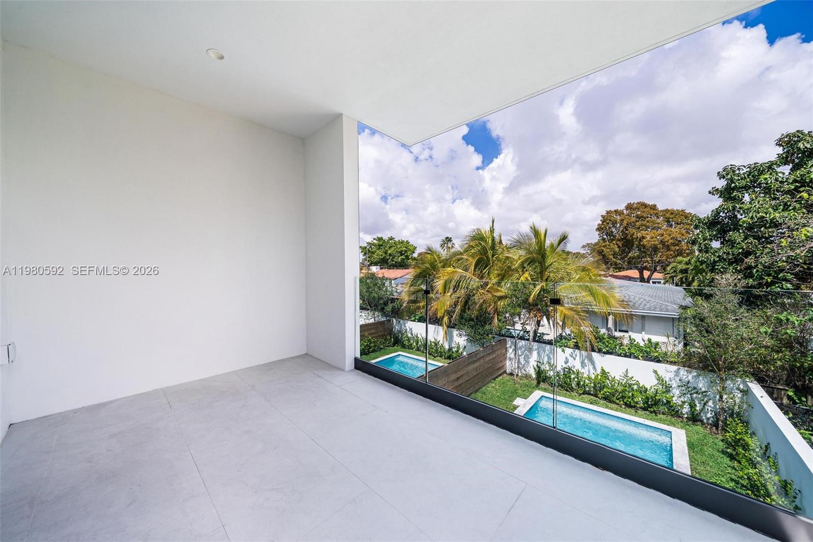 2943 SW 21st St Miami, FL 33145