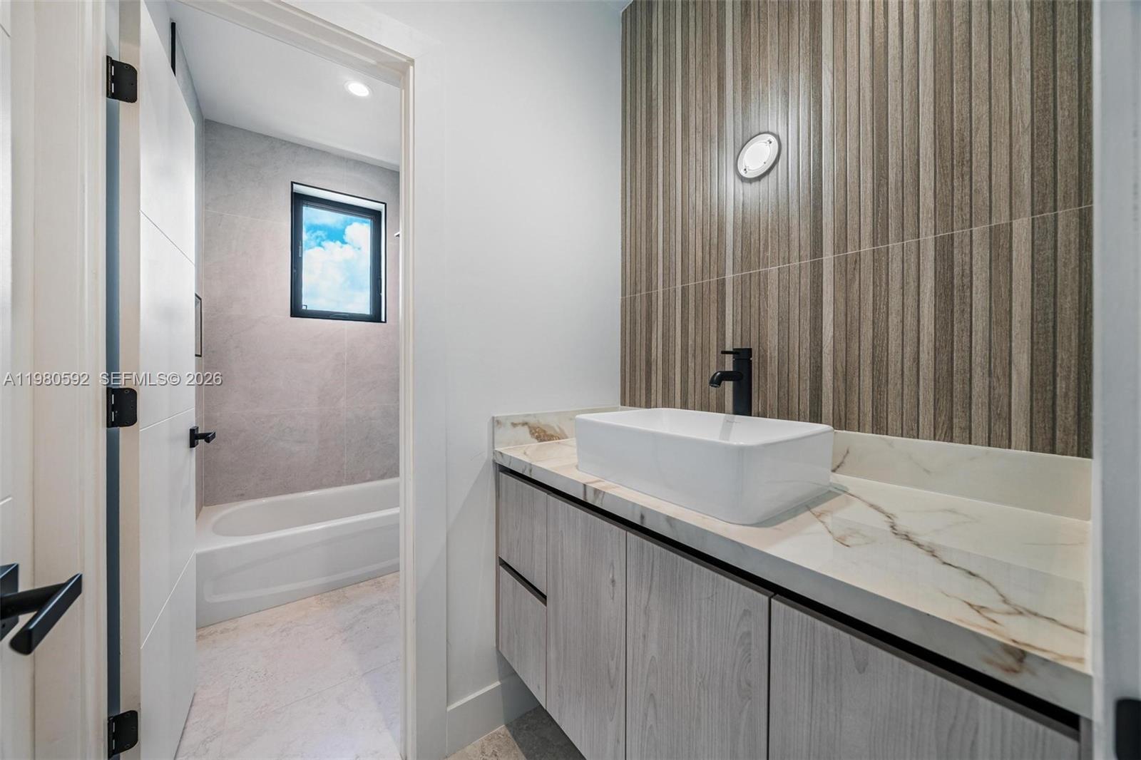 2943 SW 21st St Miami, FL 33145