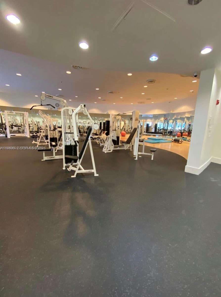 5600 Collins Ave #9Y Miami Beach, FL 33140