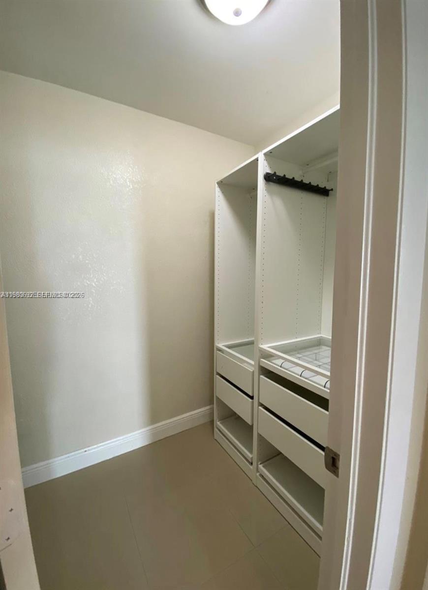 5600 Collins Ave #9Y Miami Beach, FL 33140