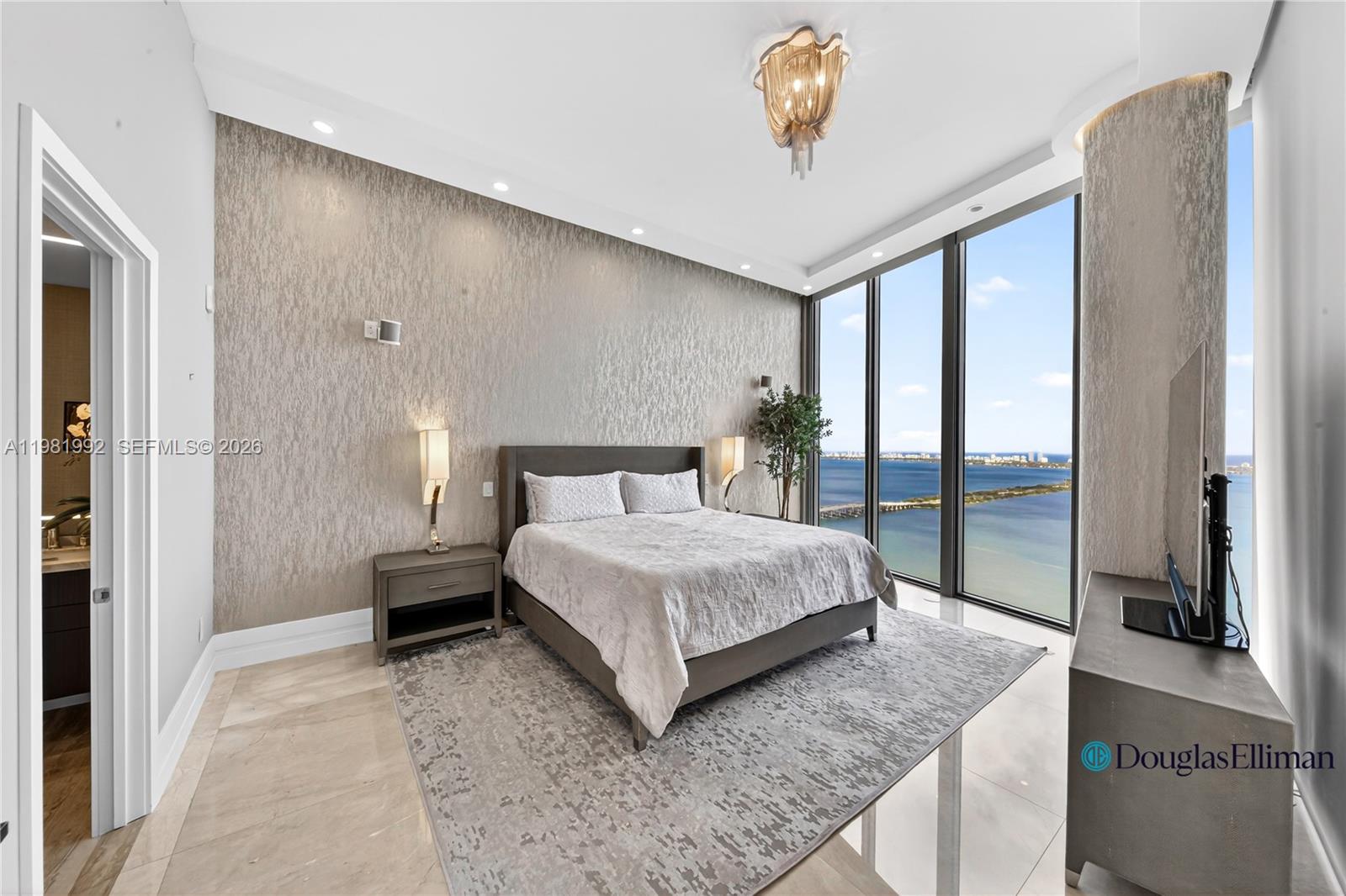 2900 NE 7th Ave #4904 Miami, FL 33137