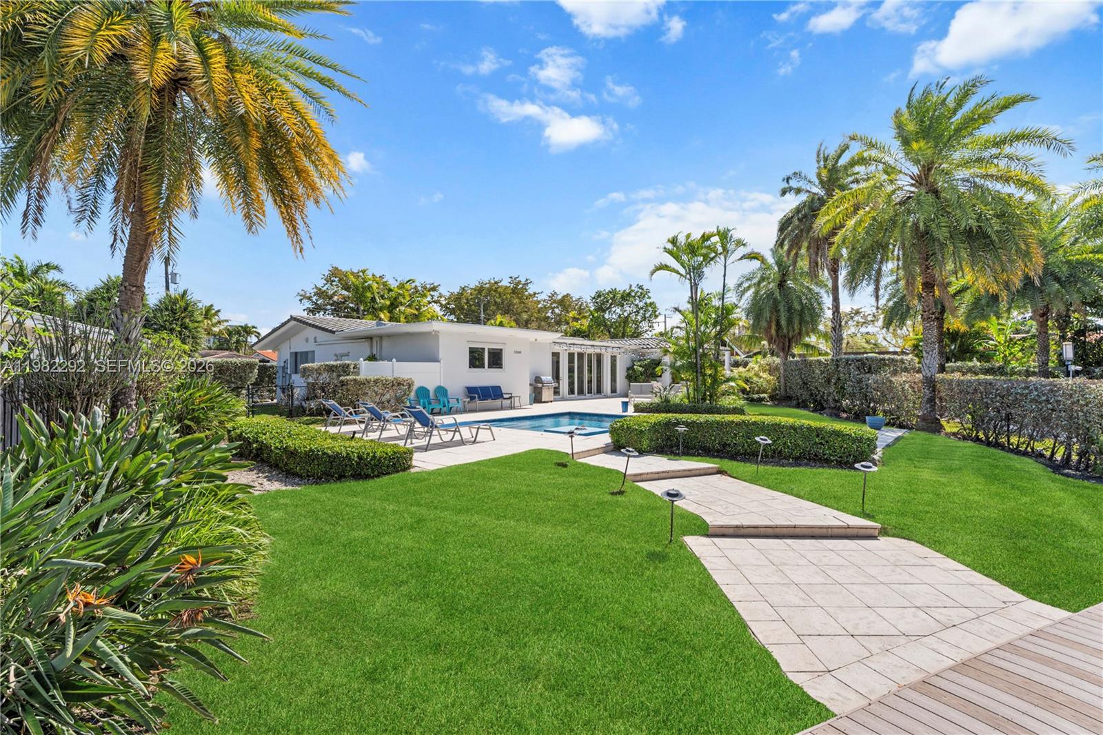 13000 Arch Crk Ter North Miami, FL 33181