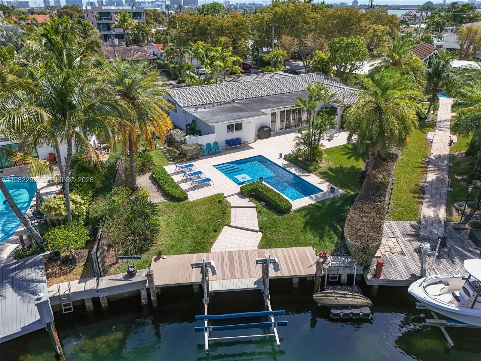 13000 Arch Crk Ter North Miami, FL 33181