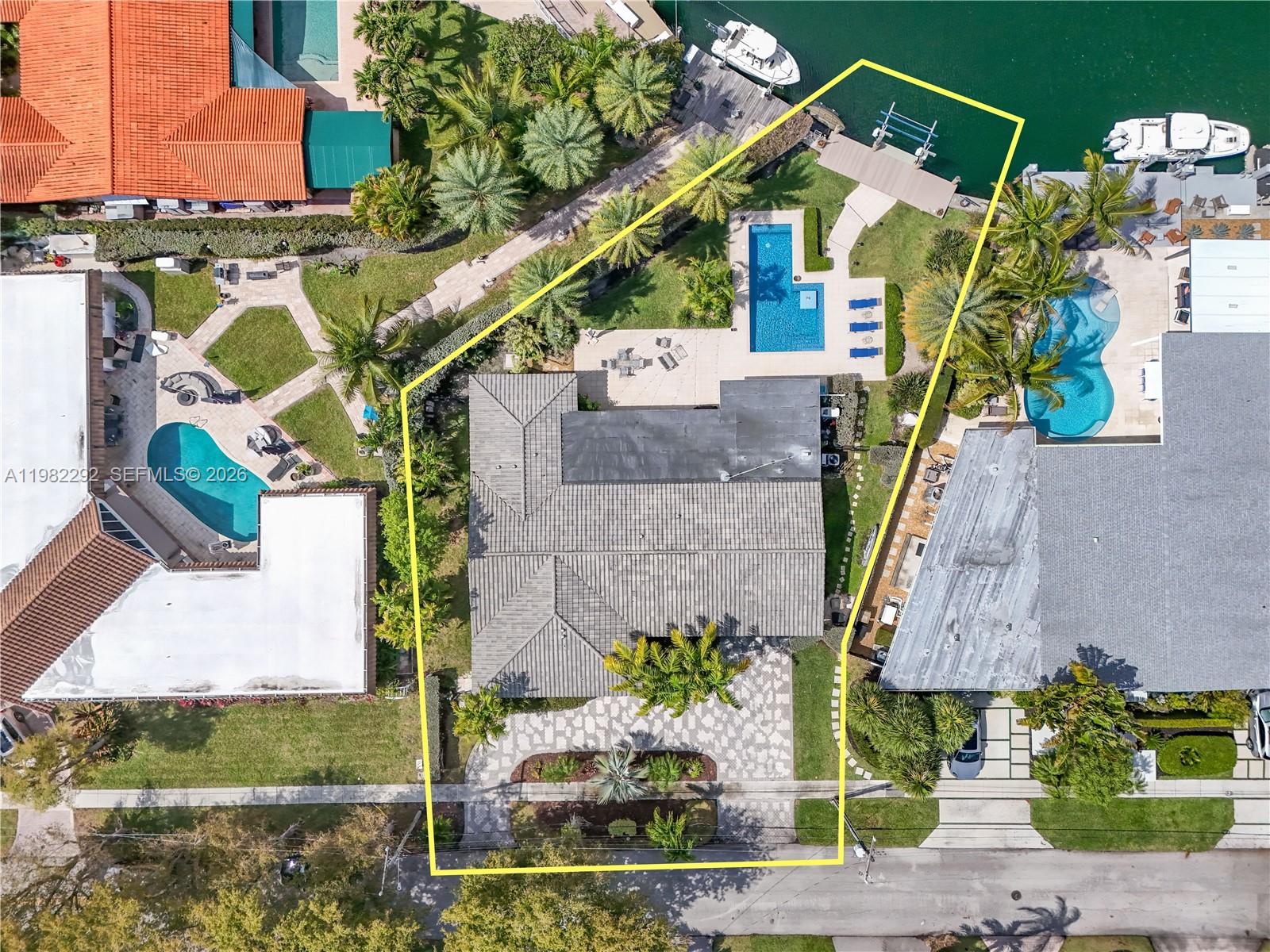 13000 Arch Crk Ter North Miami, FL 33181