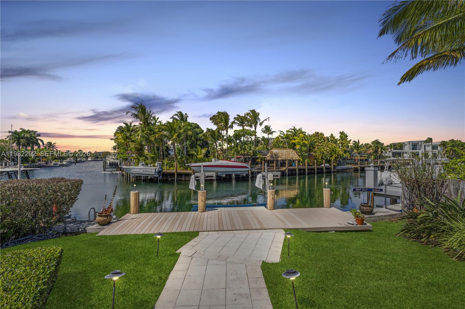 13000 Arch Crk Ter North Miami, FL 33181