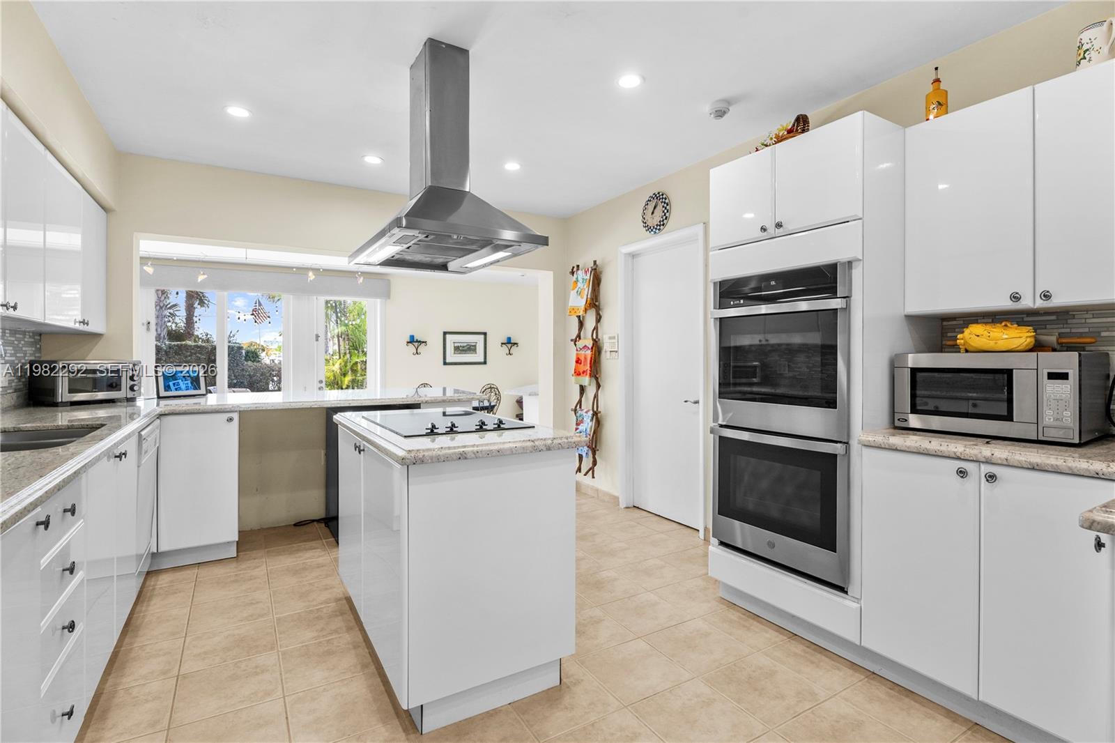 13000 Arch Crk Ter North Miami, FL 33181