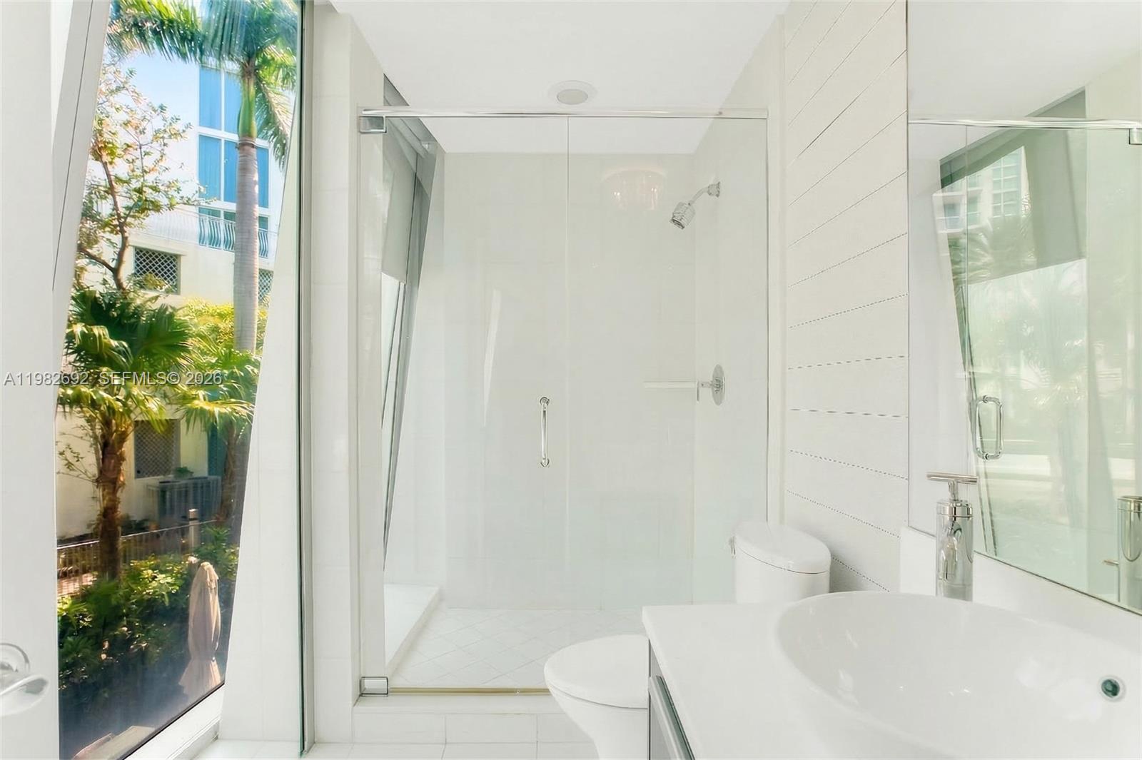 2950 NE 188th St #150 Aventura, FL 33180