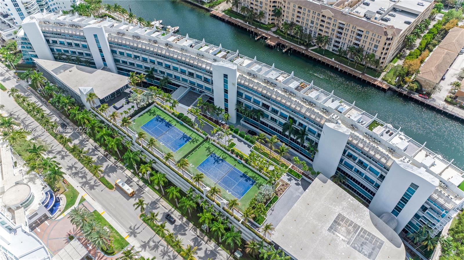 2950 NE 188th St #150 Aventura, FL 33180