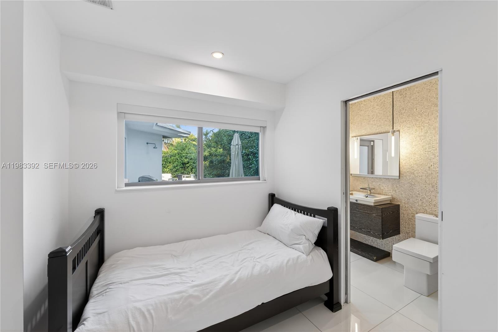 1000 N Shore Dr Miami Beach, FL 33141