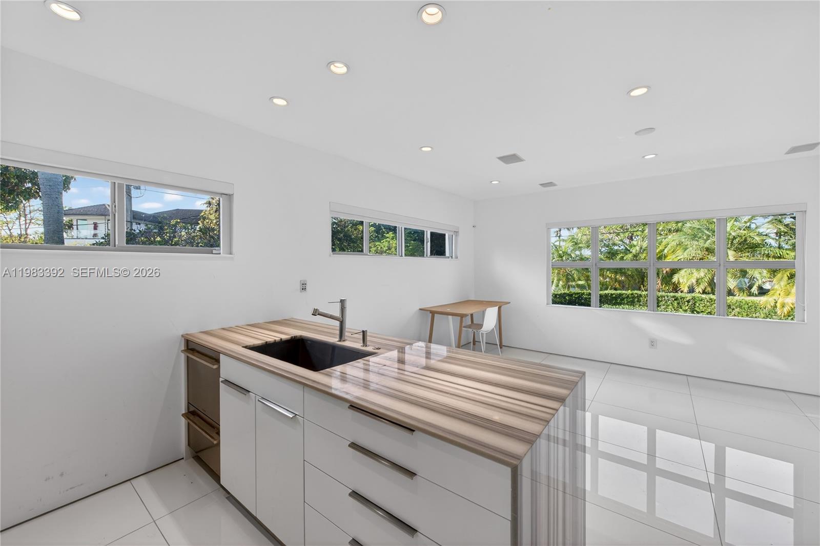 1000 N Shore Dr Miami Beach, FL 33141