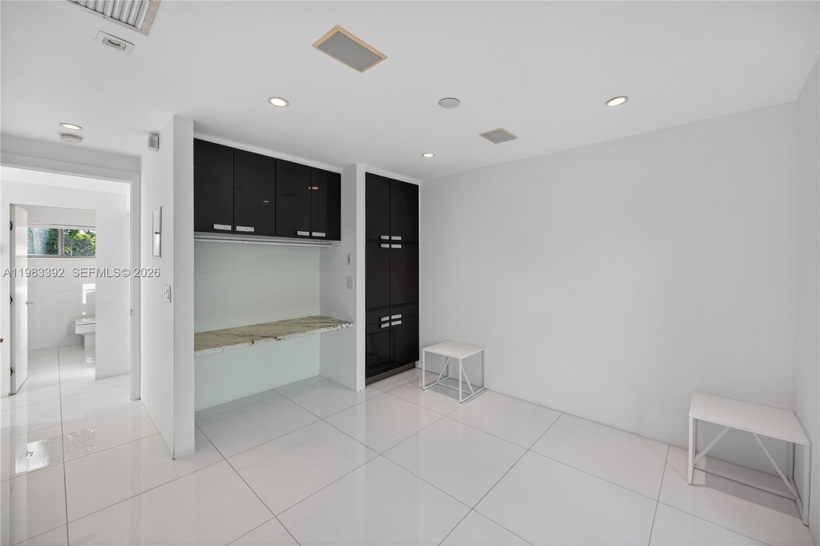 1000 N Shore Dr Miami Beach, FL 33141