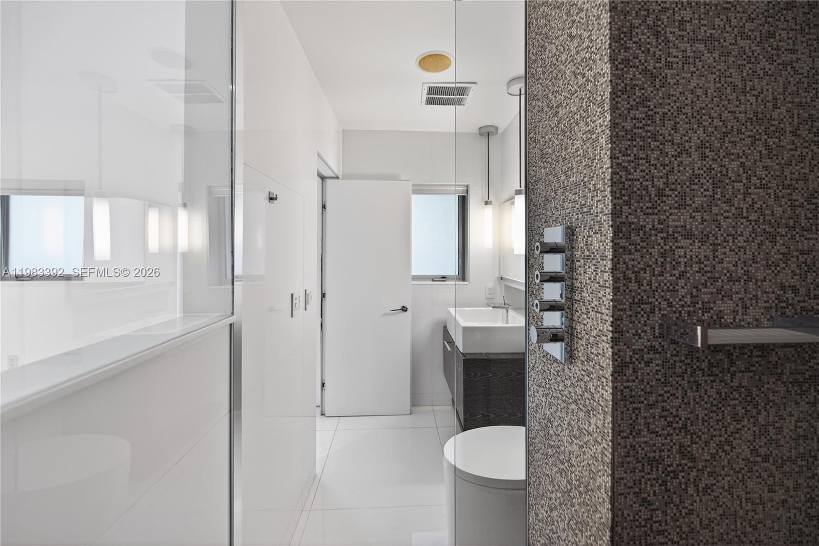 1000 N Shore Dr Miami Beach, FL 33141