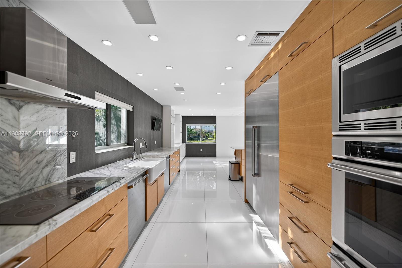 1000 N Shore Dr Miami Beach, FL 33141