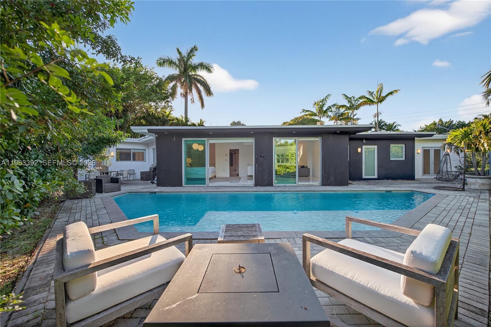 1000 N Shore Dr Miami Beach, FL 33141