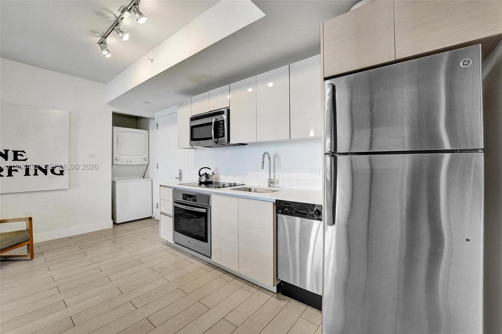 2602 E Hallandale Bch Blvd #R906 Hallandale Beach, FL 33009