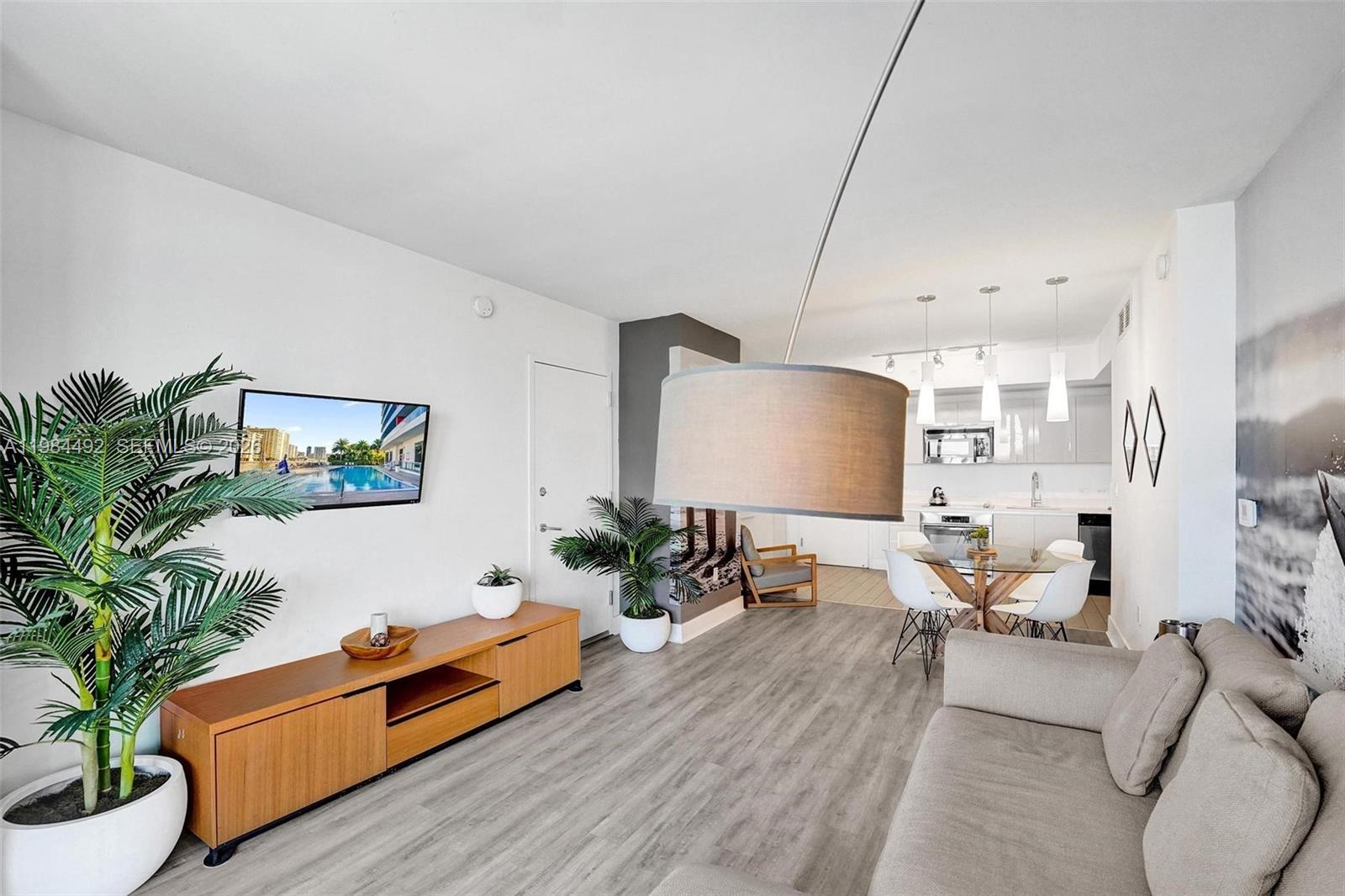 2602 E Hallandale Bch Blvd #R906 Hallandale Beach, FL 33009