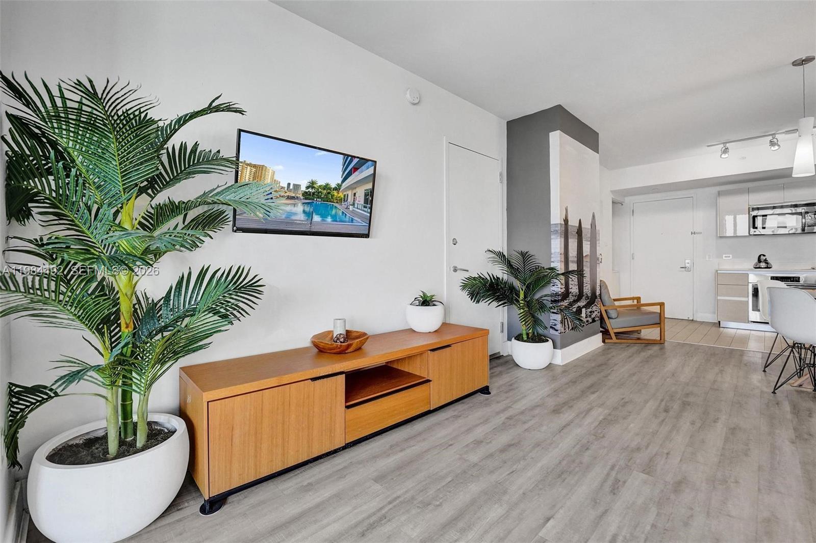 2602 E Hallandale Bch Blvd #R906 Hallandale Beach, FL 33009