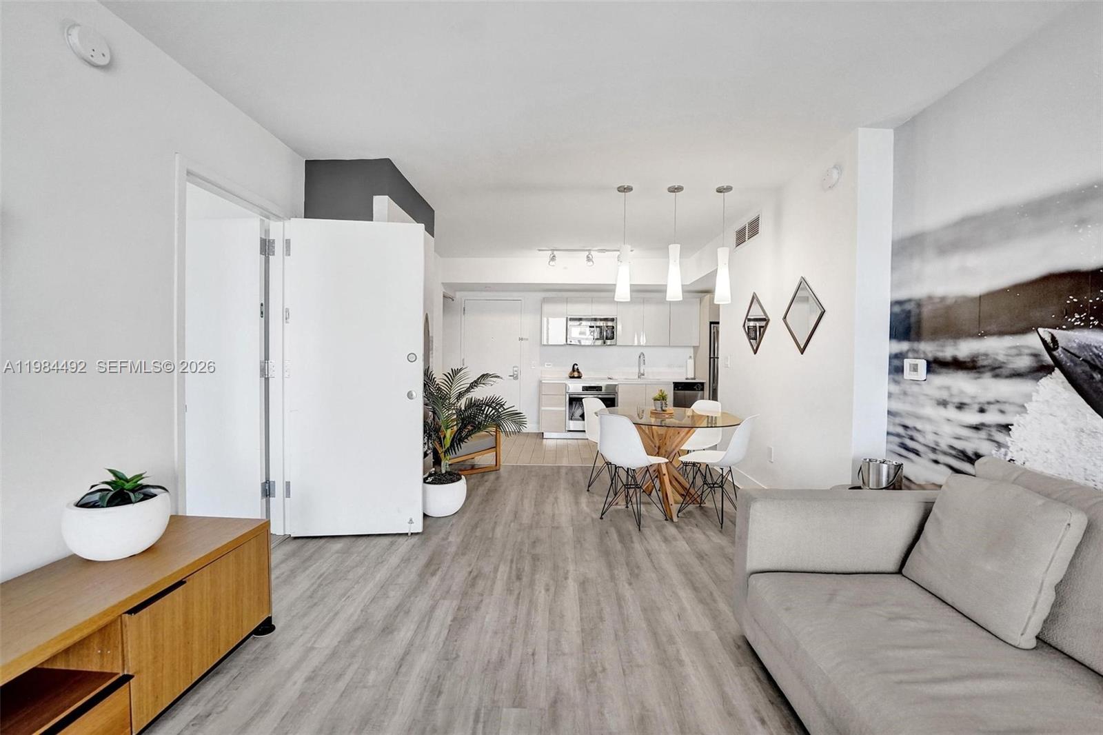 2602 E Hallandale Bch Blvd #R906 Hallandale Beach, FL 33009