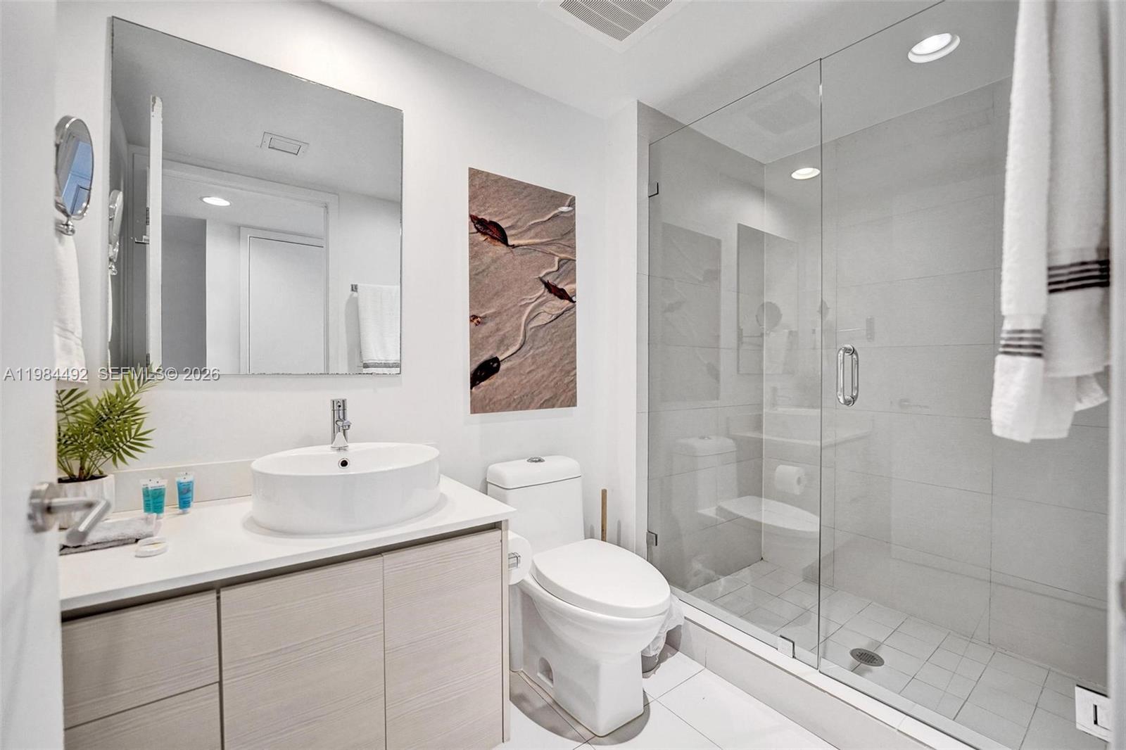 2602 E Hallandale Bch Blvd #R906 Hallandale Beach, FL 33009