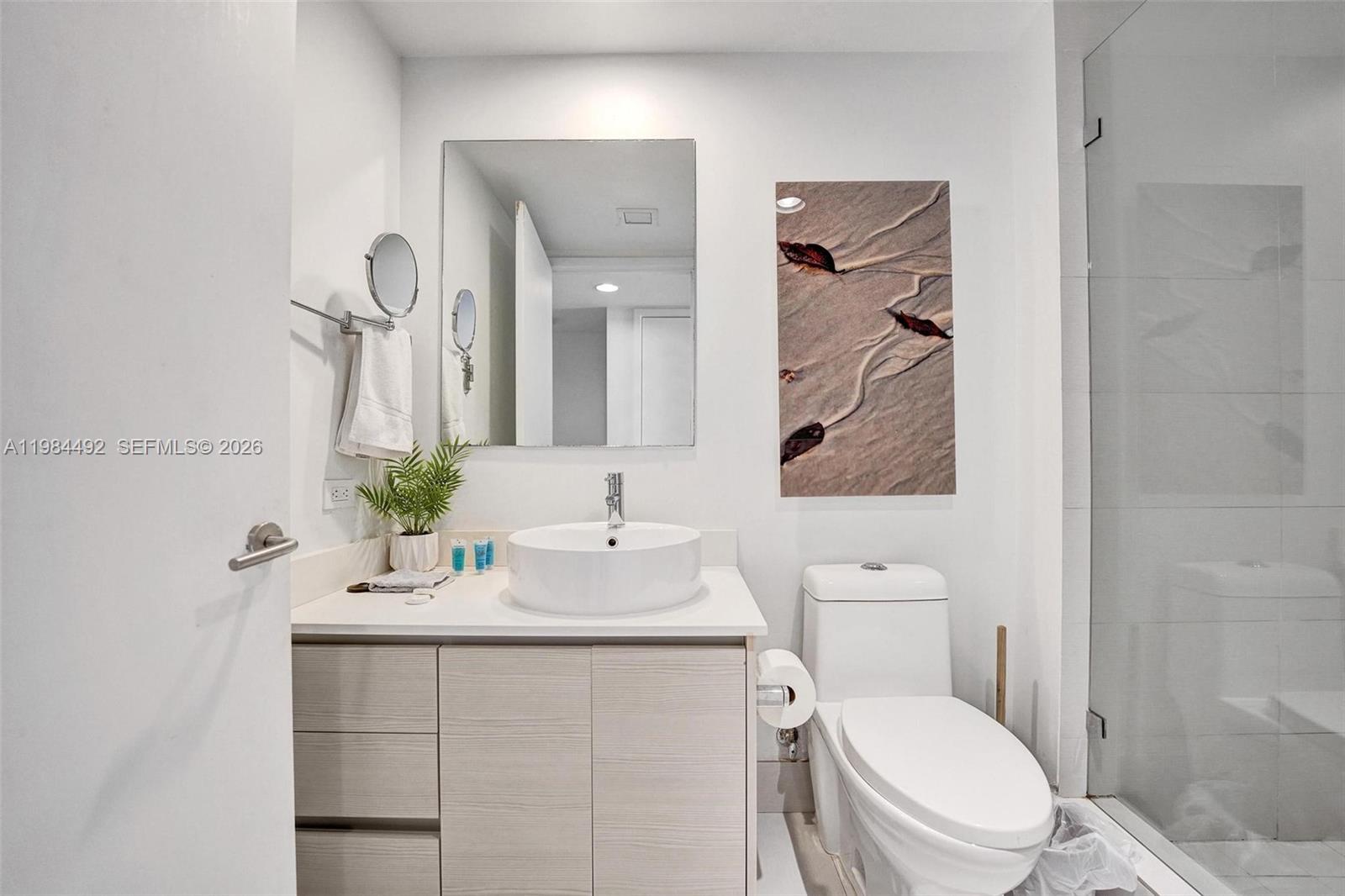 2602 E Hallandale Bch Blvd #R906 Hallandale Beach, FL 33009