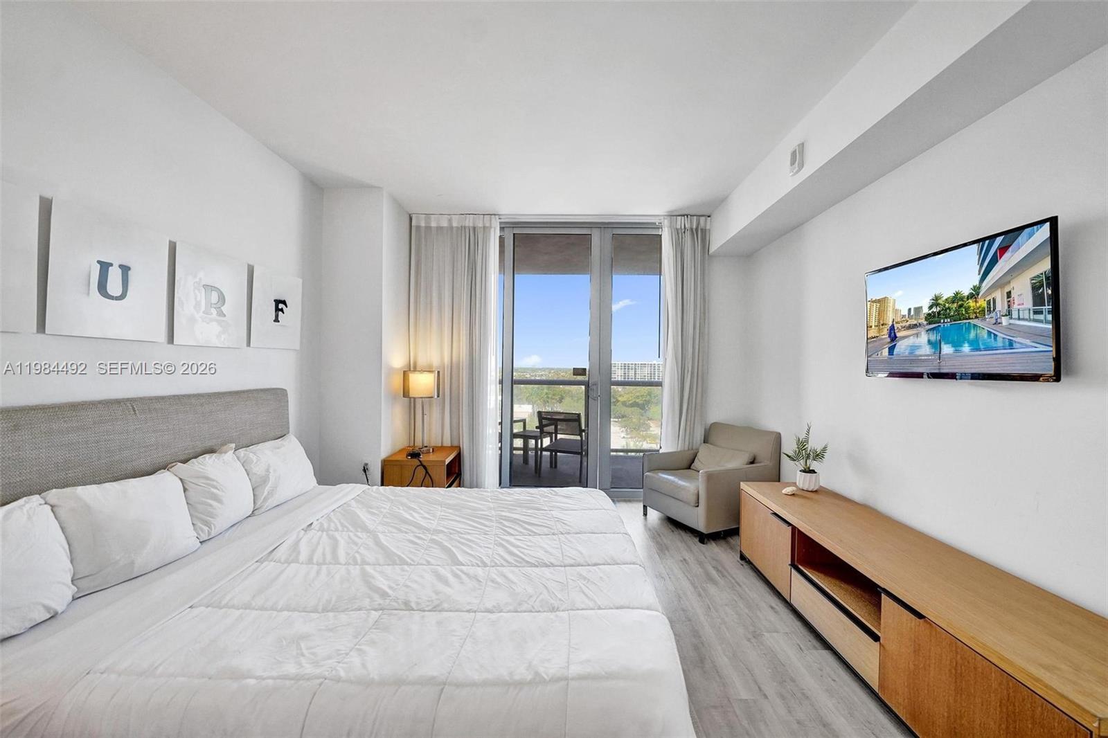 2602 E Hallandale Bch Blvd #R906 Hallandale Beach, FL 33009