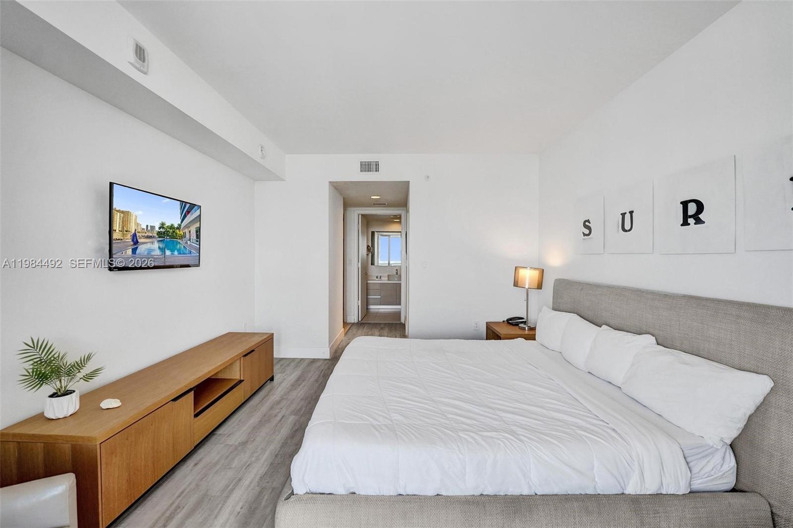 2602 E Hallandale Bch Blvd #R906 Hallandale Beach, FL 33009