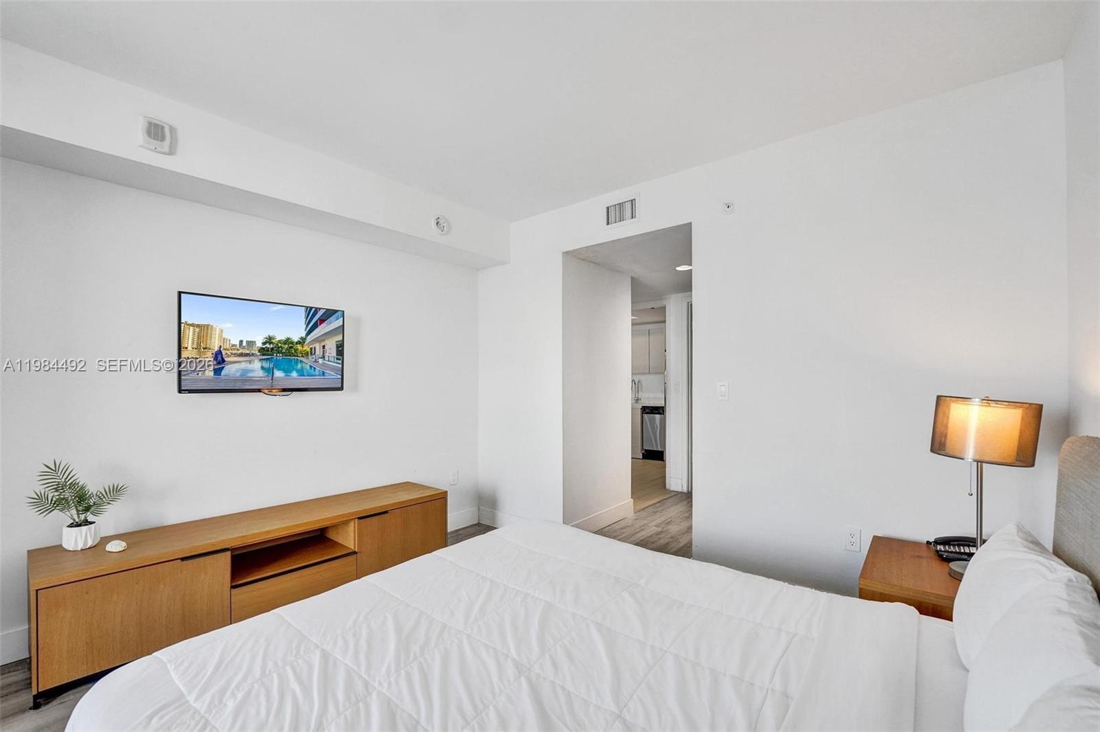 2602 E Hallandale Bch Blvd #R906 Hallandale Beach, FL 33009