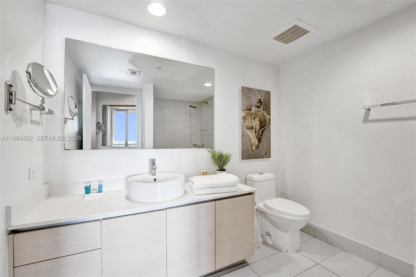 2602 E Hallandale Bch Blvd #R906 Hallandale Beach, FL 33009