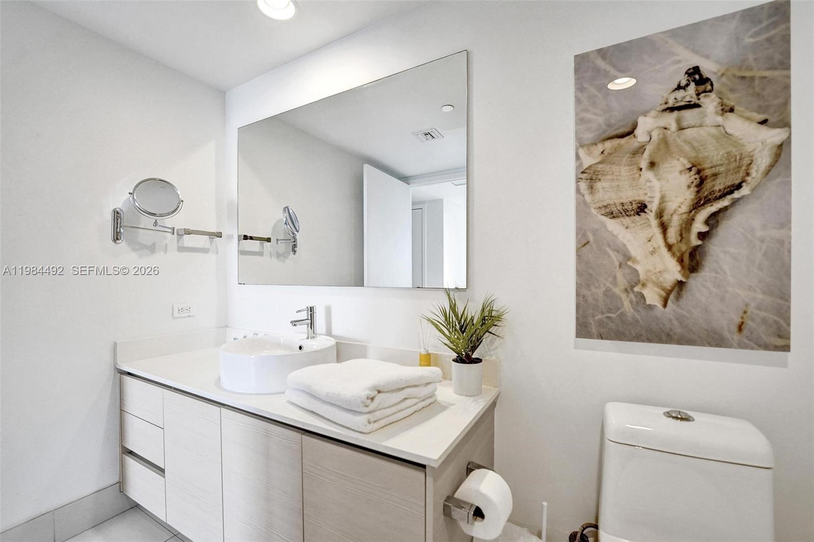 2602 E Hallandale Bch Blvd #R906 Hallandale Beach, FL 33009