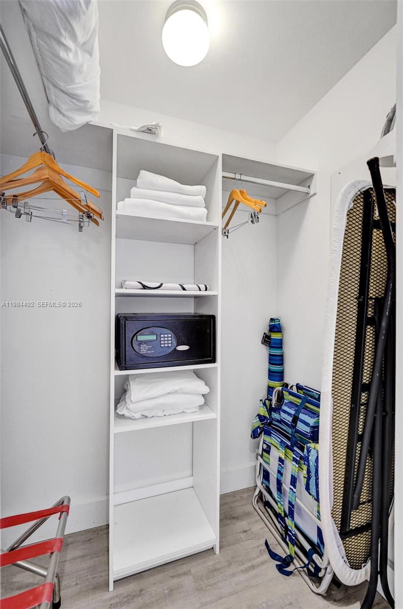 2602 E Hallandale Bch Blvd #R906 Hallandale Beach, FL 33009